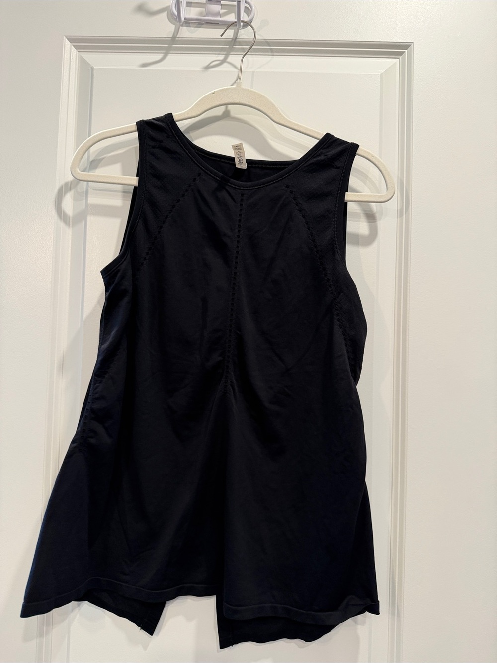 ATHLETA SLEEVELESS FOOTHILL TANK